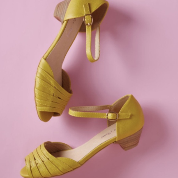 Mid-Height Delights Peep Toe Heel - Picture 8 of 8